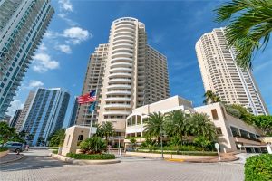 One-Tequesta-Point-garage